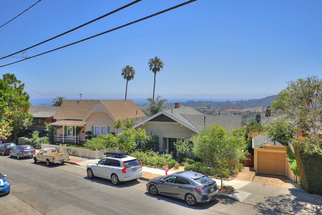 1748 Grand Ave in Santa Barbara, CA - Building Photo