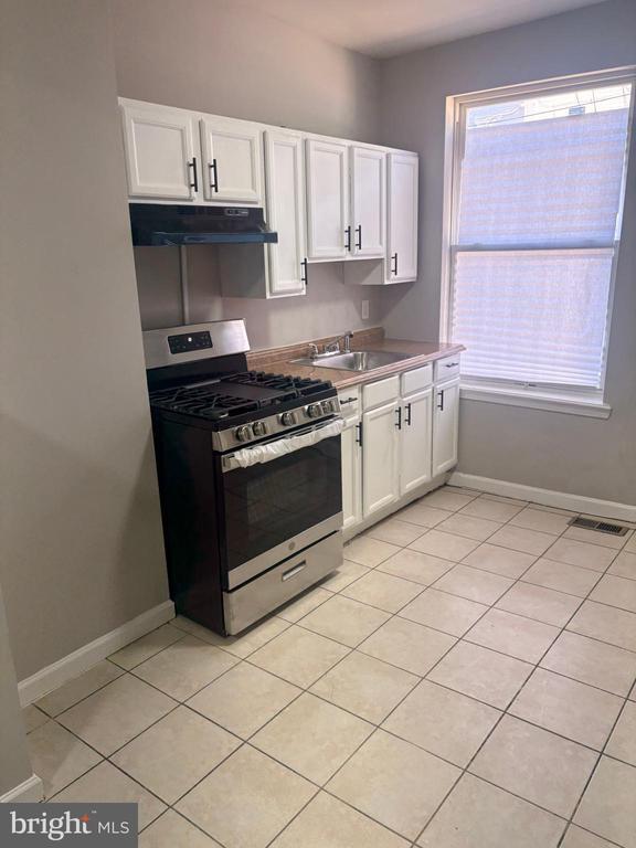 property at 424 N Rose St