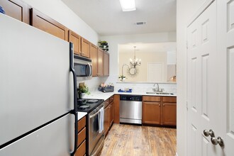 Landing at Willow Bayou Apartment Homes in Bossier City, LA - Building Photo - Building Photo