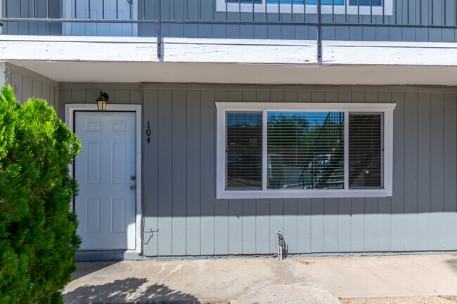1346 E Mountain View Rd in Phoenix, AZ - Building Photo - Building Photo