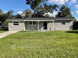 9557 Priory Ave in Jacksonville, FL - Building Photo