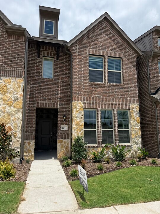 1344 Kimzey St in Royse City, TX - Building Photo