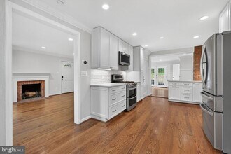 3004 Marshall St in Falls Church, VA - Building Photo - Building Photo