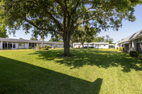 Lake Villa Condominiums in Clearwater, FL - Building Photo - Building Photo