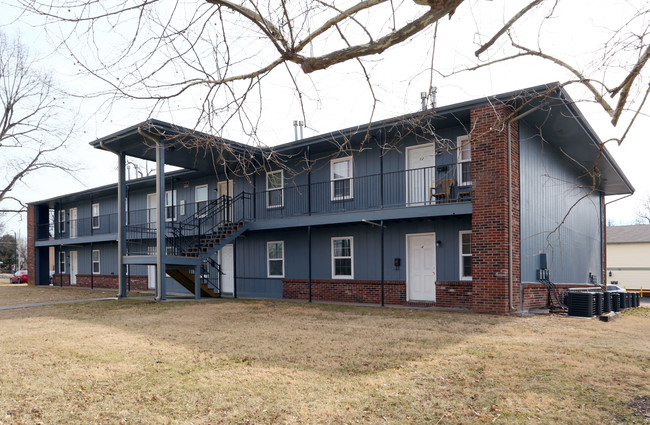 424 W Mount Vernon St in Springfield, MO - Building Photo - Building Photo
