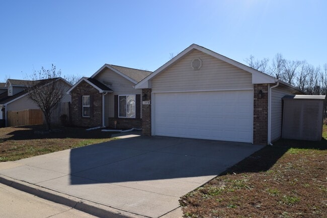 15878 Tamarack Ln in St. Robert, MO - Building Photo - Building Photo