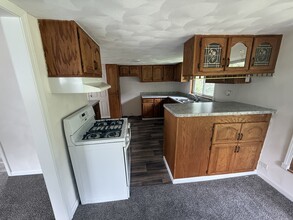 16664 J Dr S in Marshall, MI - Building Photo - Building Photo