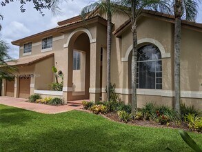 1582 NW 182nd Way in Pembroke Pines, FL - Building Photo - Building Photo