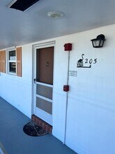 1116 Lake Terrace in Boynton Beach, FL - Building Photo - Building Photo