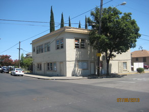 1406 E Poplar St in Stockton, CA - Building Photo - Building Photo