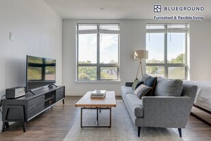 845 Washington St in Newton, MA - Building Photo