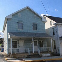 32 Church St in Seven Valleys, PA - Building Photo