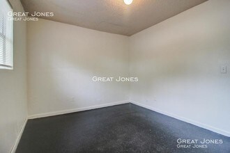 8306 N 13th St-Unit -B in Tampa, FL - Building Photo - Building Photo