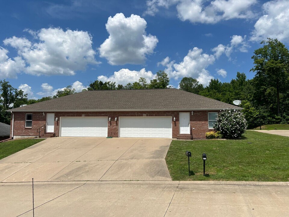 2644-2646 Travelers Way in Jackson, MO - Building Photo