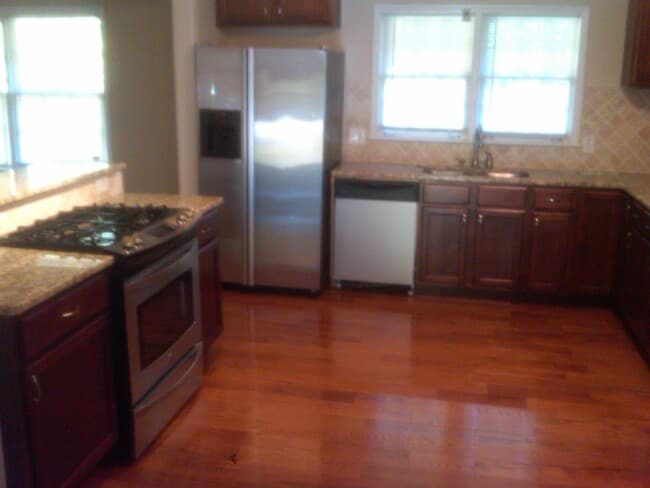 518 Barbashela Cir in Stone Mountain, GA - Foto de edificio - Building Photo