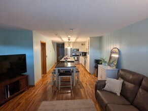 6186 S Pointe Dr SW in Rochester, MN - Foto de edificio - Building Photo