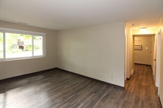 705 1/2 2nd St in Iowa City, IA - Building Photo - Building Photo