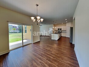 306 Crestrun Loop in Leesburg, FL - Foto de edificio - Building Photo