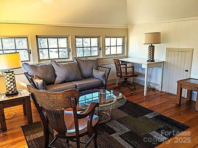 property at 220 Melrose Cir