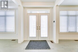 110 Cattail Cres in Hamilton, ON - Building Photo - Building Photo
