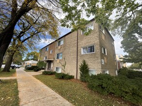 101 Hartrey Ave in Evanston, IL - Building Photo - Building Photo