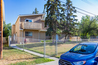 7504 41 Av NW in Calgary, AB - Building Photo - Building Photo