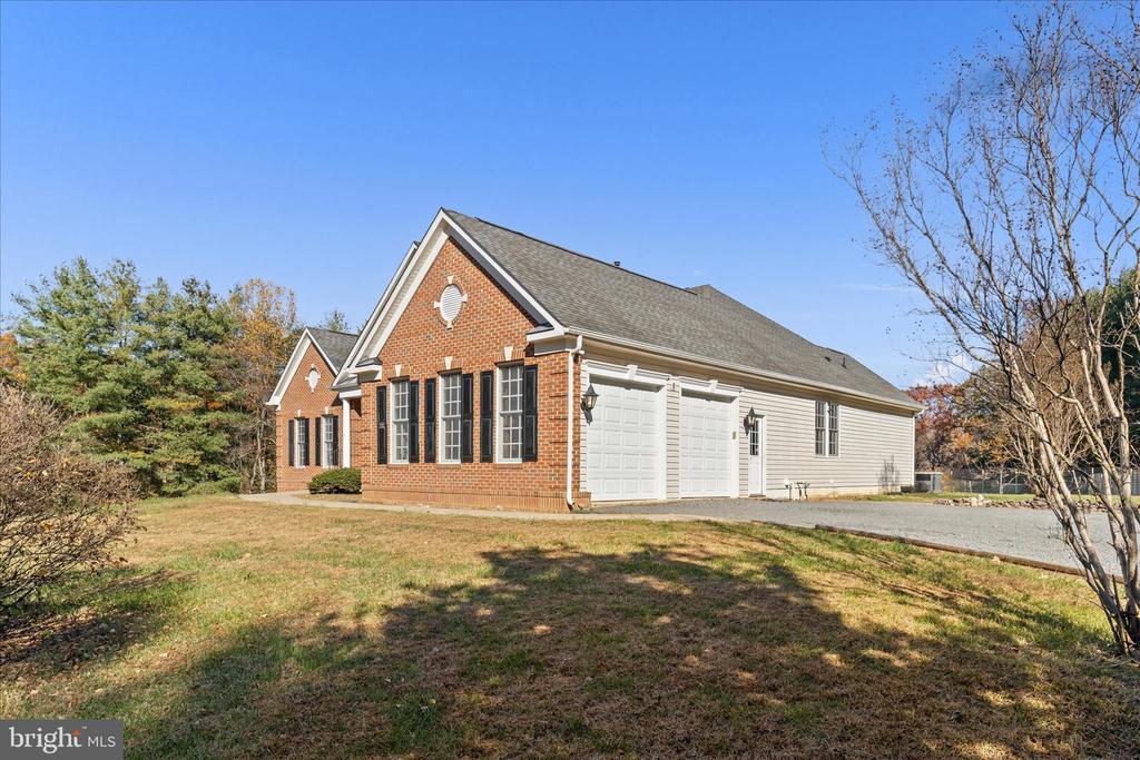 5021 Catharpin Rd in Gainesville, VA - Building Photo