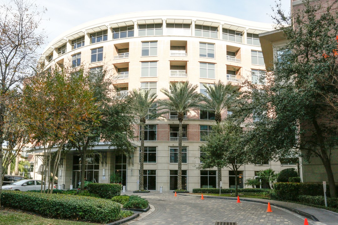 Lofts on Post Oak in Houston, TX - Building Photo