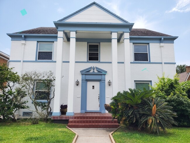 4309 Avenue N, Unit First Floor