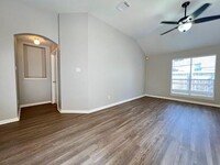 6730 Renata Cir in Houston, TX - Building Photo - Building Photo