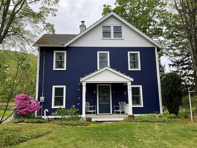 55 Manitou Station Rd in Garrison, NY - Building Photo - Building Photo