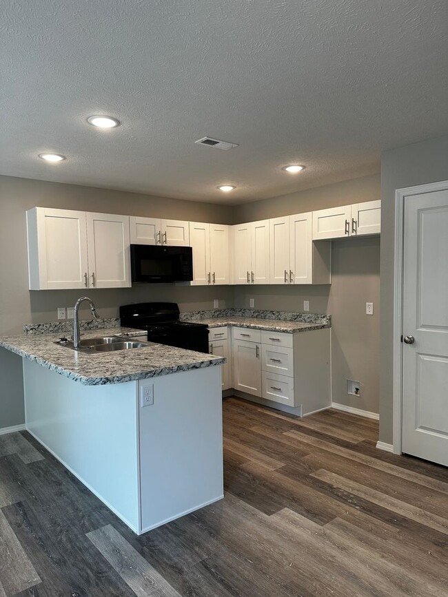 1286 S Westbury Dr in Republic, MO - Building Photo - Building Photo