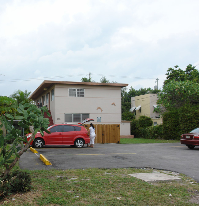 1941 SW 2nd St in Miami, FL - Building Photo - Building Photo