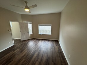 1011 S 11th St in Milwaukee, WI - Foto de edificio - Building Photo