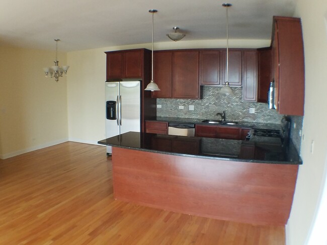 3152 W Devon Ave in Chicago, IL - Building Photo - Building Photo