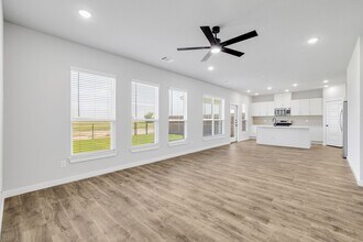 7026-7026 Guilford Rd in Midlothian, TX - Building Photo - Building Photo