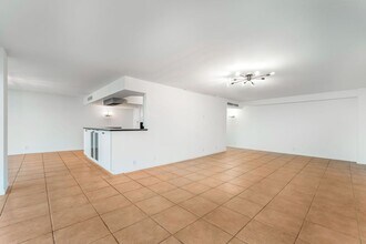 3111 Bel Air Dr in Las Vegas, NV - Building Photo - Building Photo