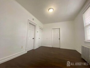 391 Keene St in Perth Amboy, NJ - Building Photo - Building Photo