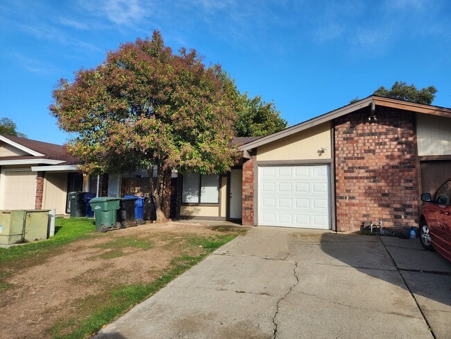 4403 Palm Ave in Sacramento, CA - Building Photo - Building Photo