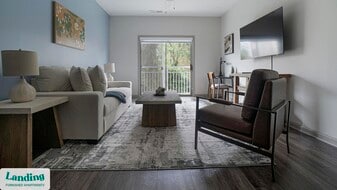 900 E Six Forks Rd in Raleigh, NC - Building Photo