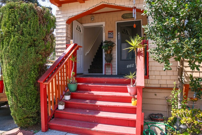 337 Oakland Ave, Unit 337 in Oakland, CA - Foto de edificio - Building Photo