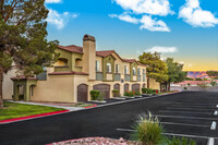 Parkway Townhomes in Henderson, NV - Foto de edificio - Building Photo