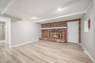 4716 N Olive St in Kansas City, MO - Building Photo - Building Photo