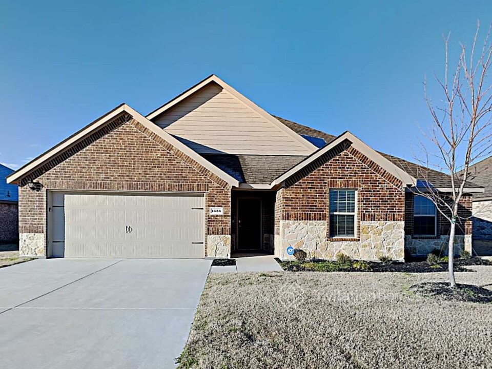 1536 Old Quarry Dr in Waxahachie, TX - Building Photo