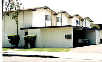 2158 W Alameda Ave in Anaheim, CA - Building Photo - Building Photo