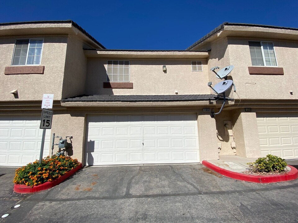 1337 Silver Sierra St in Las Vegas, NV - Building Photo