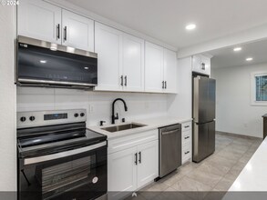 3805 E 11th St, Unit A in Vancouver, WA - Foto de edificio - Building Photo