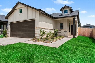 622 Amber Fls Dr in Montgomery, TX - Building Photo - Building Photo