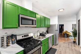 3007 SW Multnomah Blvd in Portland, OR - Building Photo - Building Photo