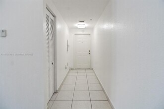 17425 NW 75th Pl in Hialeah, FL - Building Photo - Building Photo